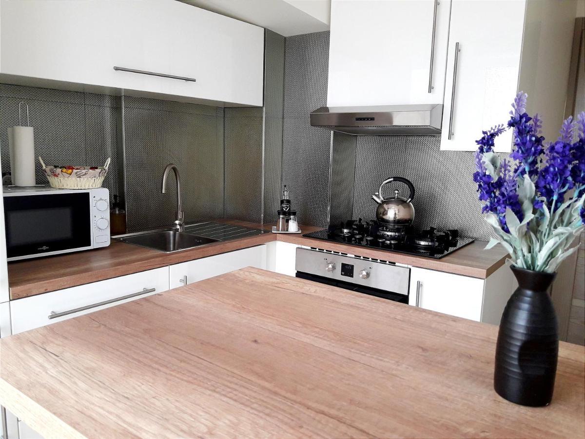 Light Apartment Center City Chisinau Exterior foto